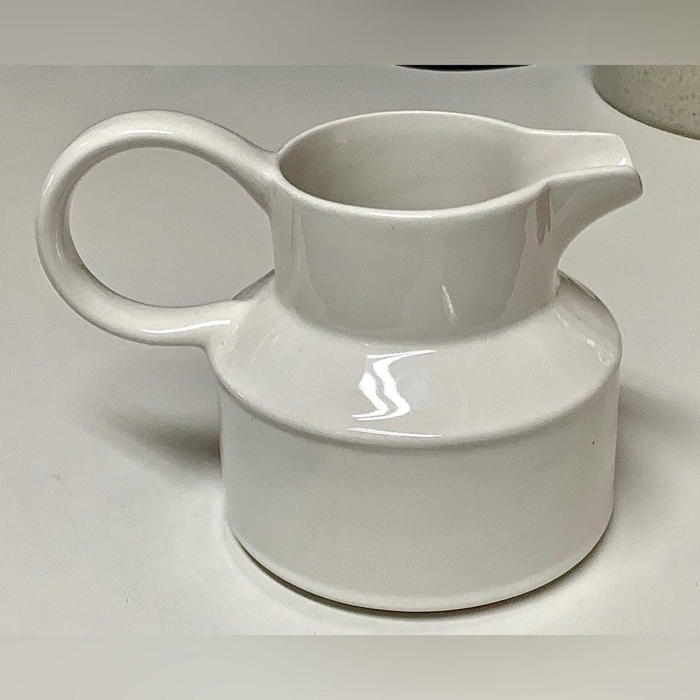 Vintage Discontinued Midwinter STONEHENGE WHITE 12 Oz Jug Handled Creamer